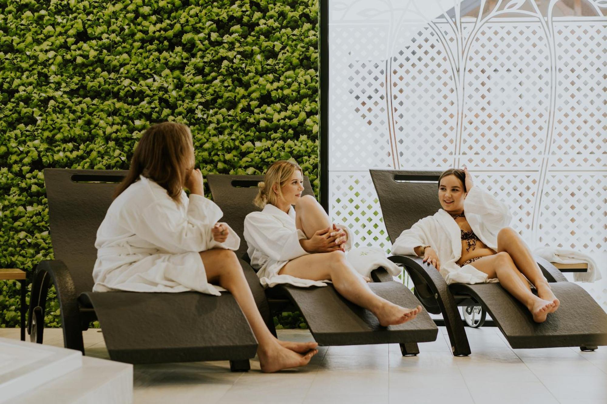 Aura Medical Spa Nałęczów エクステリア 写真